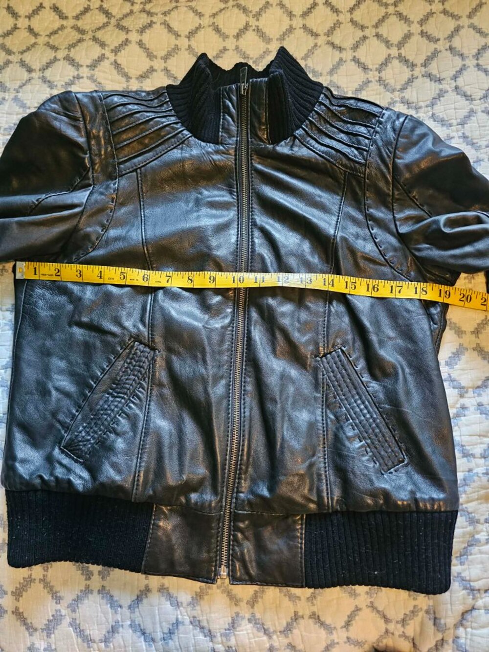 Leather jacket - Picture 4 of 7